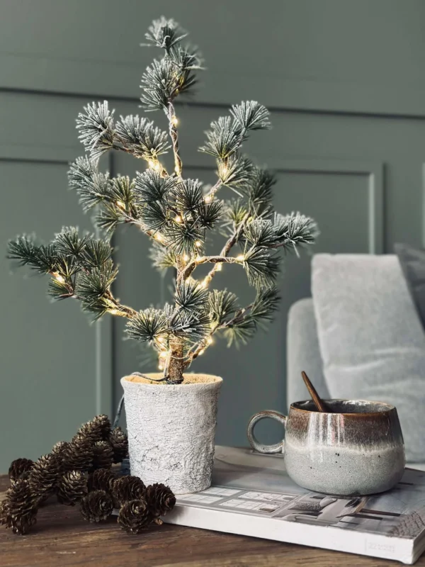Zedernbaum mit Lichterkette - 45 cm