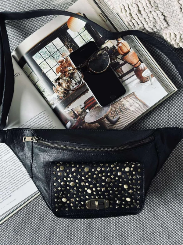 Gürteltasche mit Nieten - Schwarz
