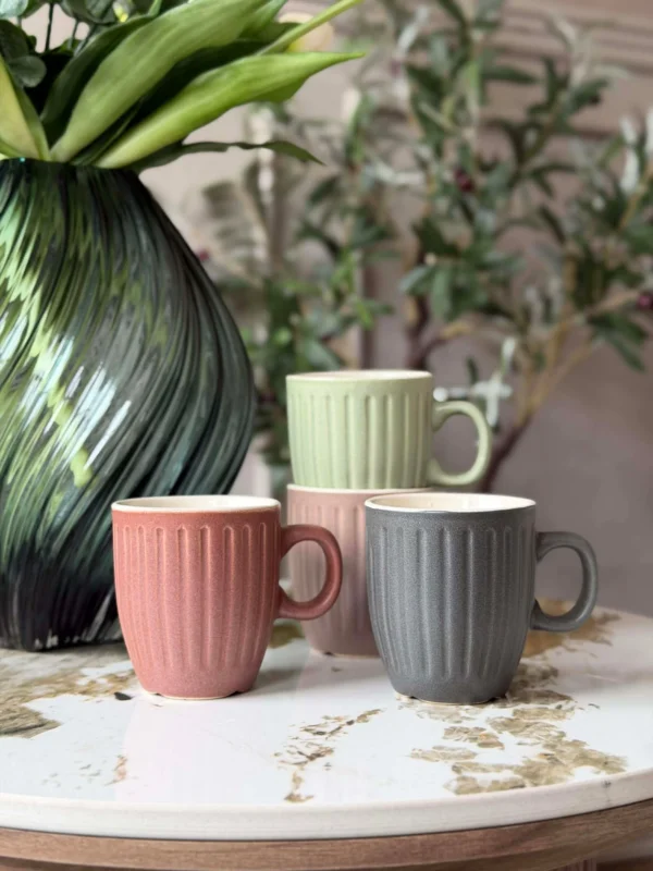 Becher in gemischten Farben - 4 Stk.