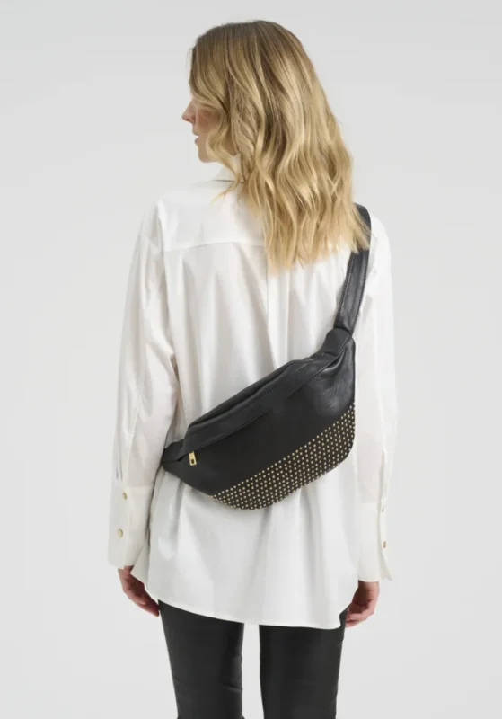Bauchtasche mit goldenen Nieten – Schwarzer Lederlook