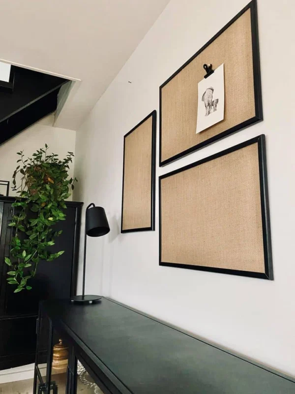 Hessian opslagstavle m. Sort Træramme – 60x40 - VIAMAJA.DK